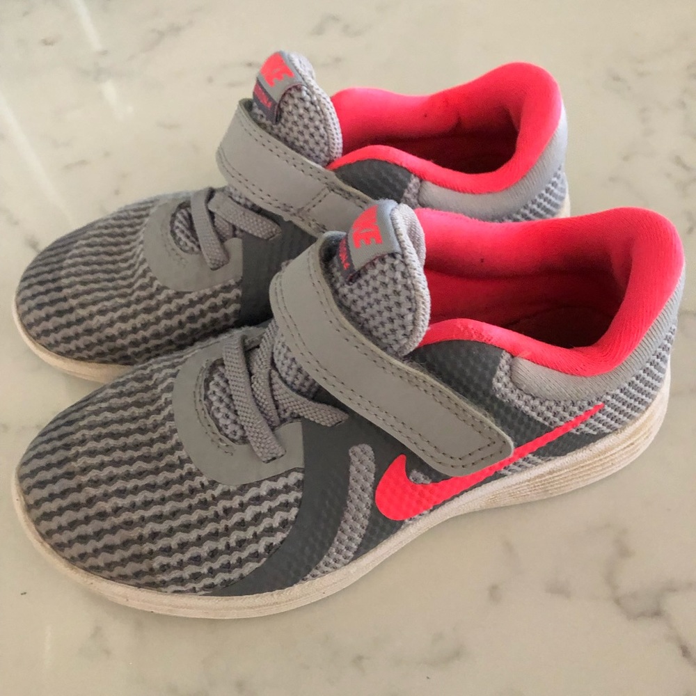 Nike shoes 10c